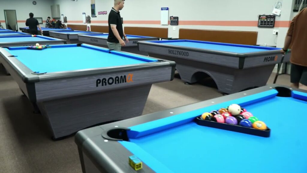 So Sánh Bàn Bida Lỗ Và Bàn Bida Carom – Khác Biệt Từ Luật Chơi Đến Cấu Tạo 1 ban lo hollywood